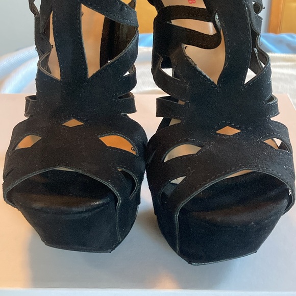 JustFab Platform Heels in Black Faux Suede, Like New! - Picture 3 of 14